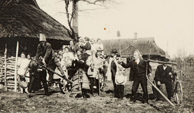 Aiastel toimus oksjon