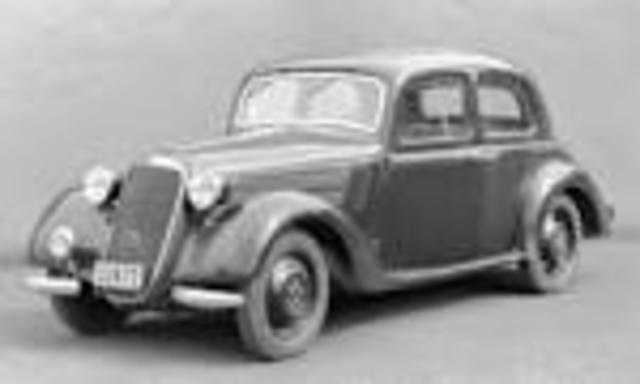 automóvil moderno, el super aerodinámico Chrysler Airflow y De Soto Airflow 