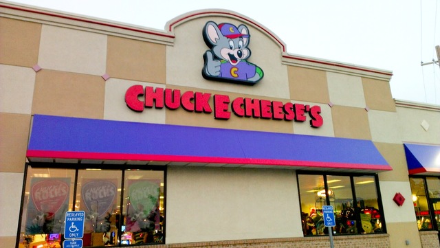 Adiós a Chuck E. Cheese's