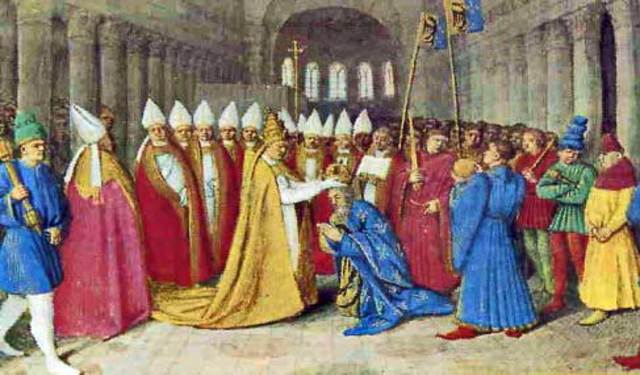 Carlomagno es coronado Emperador de Occidente.