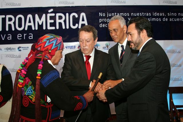 Acepta el diálogo propuesto por el Presidente Vinicio Cerezo