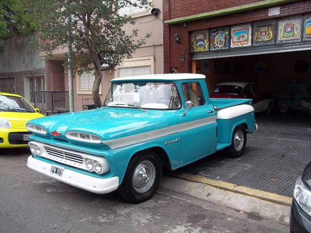 CHEVROLET APACHE