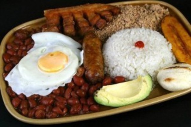 LA BANDEJA PAISA