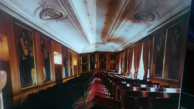 Rectoría, el salón del archivo histórico y el aula máxima.