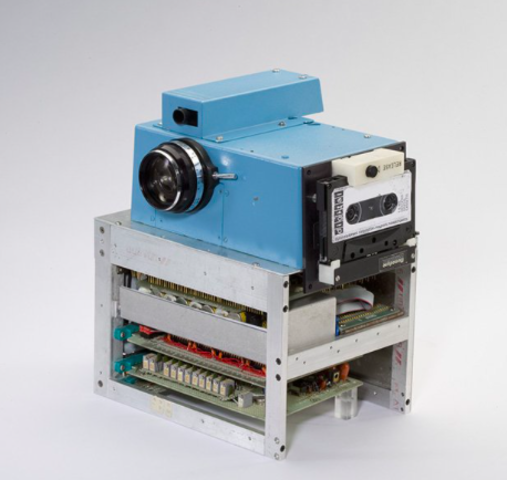 Primera Cámara Digital