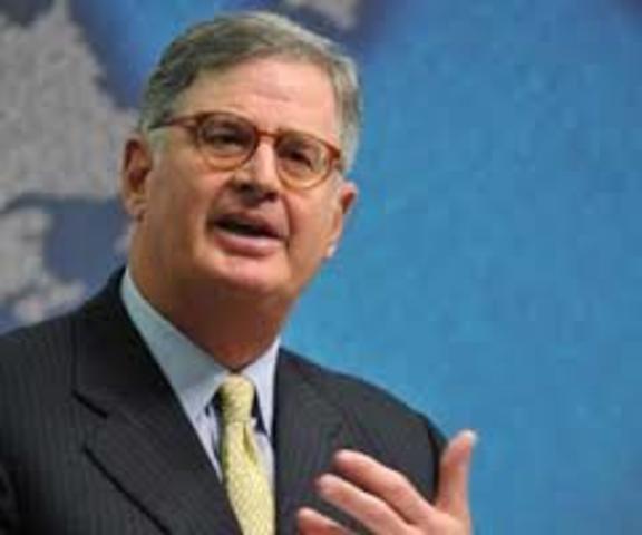 Lo nombran vicepresidente.