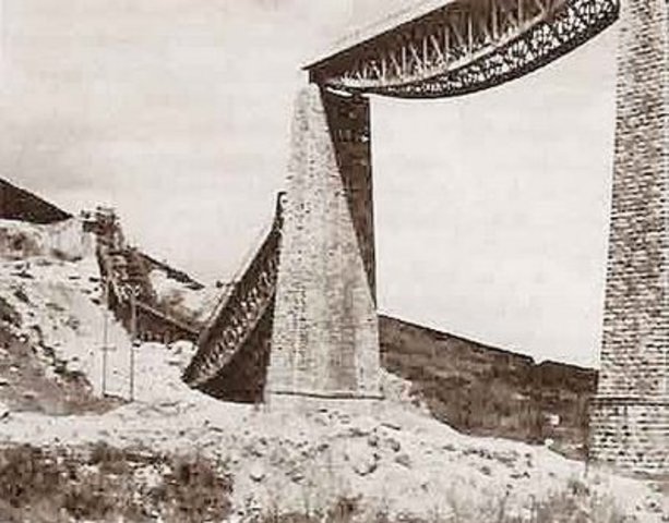 Ανατίναξη της γέφυρας του Γοργοπόταμου από Έλληνες αντάρτες