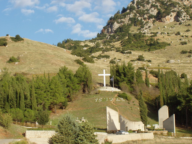 Τα γερμανικά στρατεύματα σφαγιάζουν 1.101 Έλληνες στα Καλάβρυτα