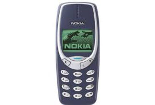 Mi madre, tiene su primer telefono móvil Nokia 3310