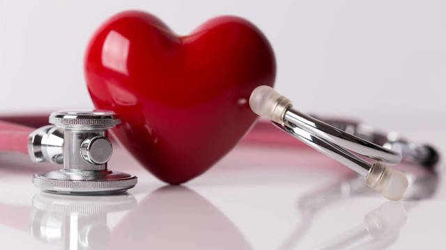 Tiene un infarto de corazón