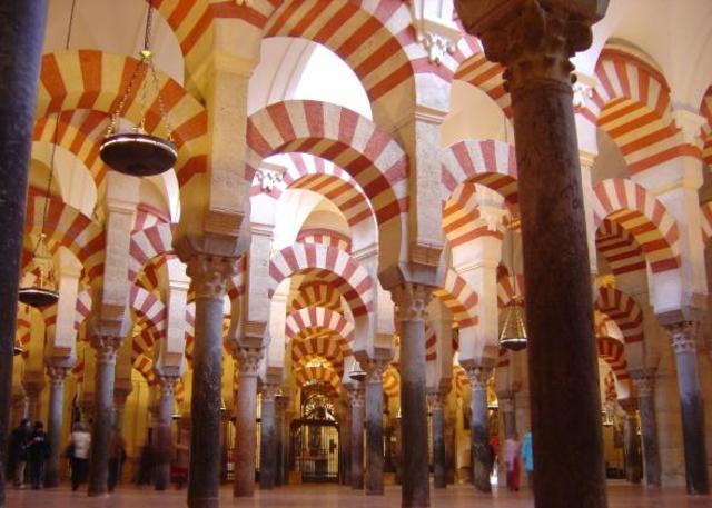 Abd Al-Rahmán III se proclama Califa