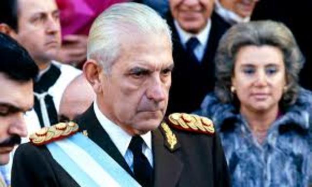 Presidencia de Reynaldo Bignone (1982-1983)