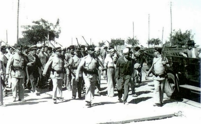 início da Revolta da Armada no Rio de Janeiro