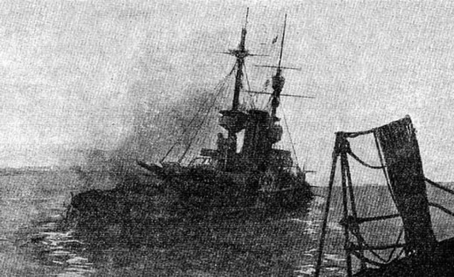 los británicos lanzan operación anfibia en el estrecho de los Darlanelos (turquia)