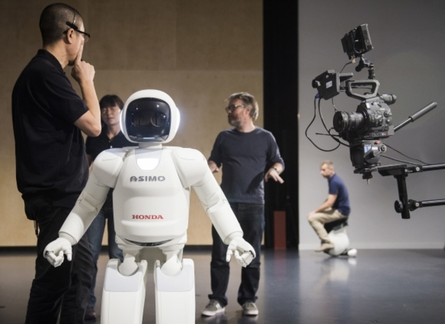 ASIMO se presenta en Bruselas.