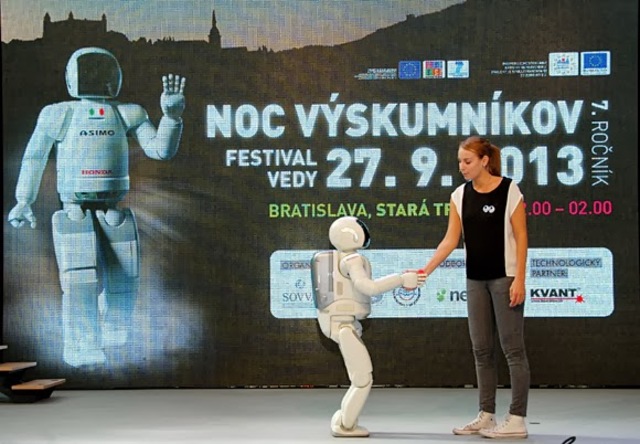 ASIMO en Eslovaquia.