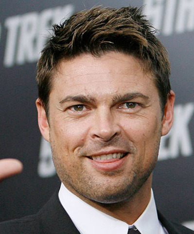 Karl Urban backs unions over Hobbit