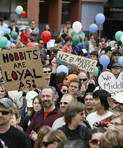 Thousands march to save The Hobbit