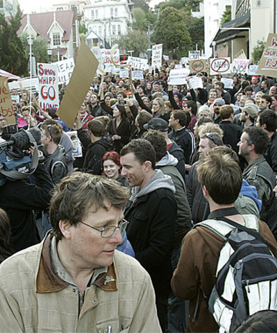 Hobbit technicians meet in Miramar