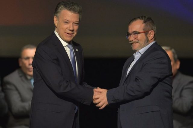 Tekenen van een vredesakkoord