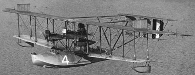 Primer vol transoceànic