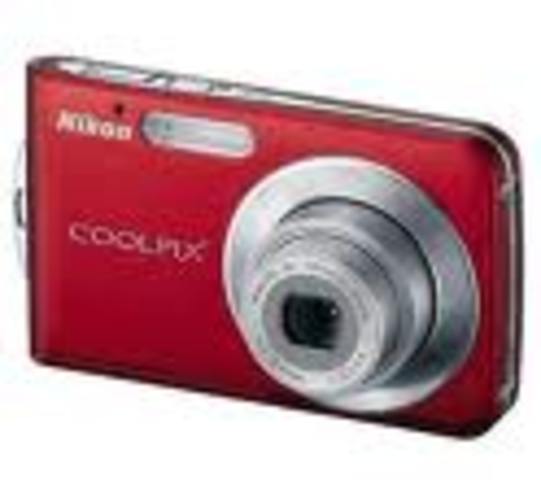 primera camara de fotos digital con pantalla