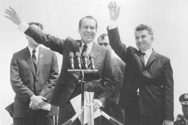 Nixon en Paquistán y Rumania
