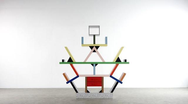 Estantería Carlton por Ettore Sottsass.