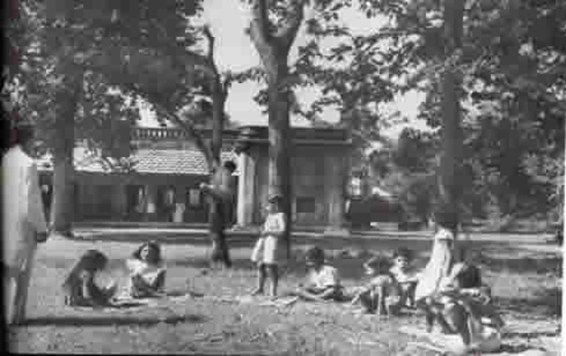 LAS PRIMERAS “ESCUELAS NUEVAS”