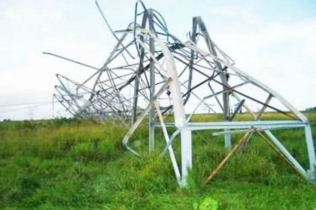 CINCO PUEBLOS DEL TOLIMA, SIN LUZ POR VOLADURA DE TORRE EN CHAPARRAL