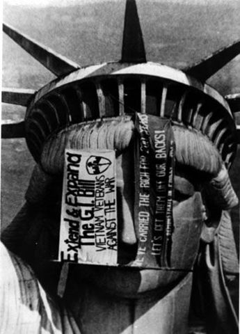 William Pinar publishes "Heightened Consciousness,Cultural Revolution and Curriculum Theory" launching the reconceptualist curriculum movement.