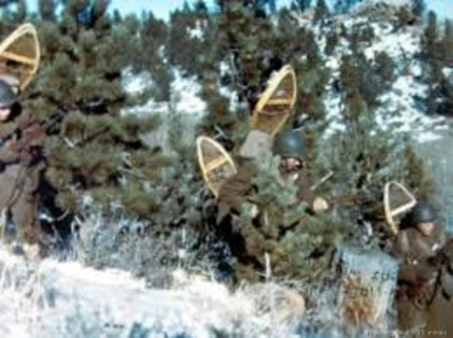 Taliban and Al Qaeda retreat to the borders of Afghanistan