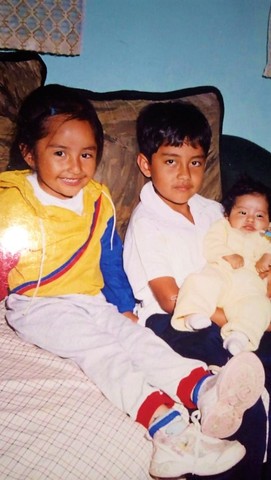 Nacimiento hermana menor.