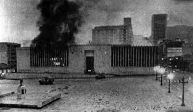 El m-19 se toma el palacio de justicia en bogota