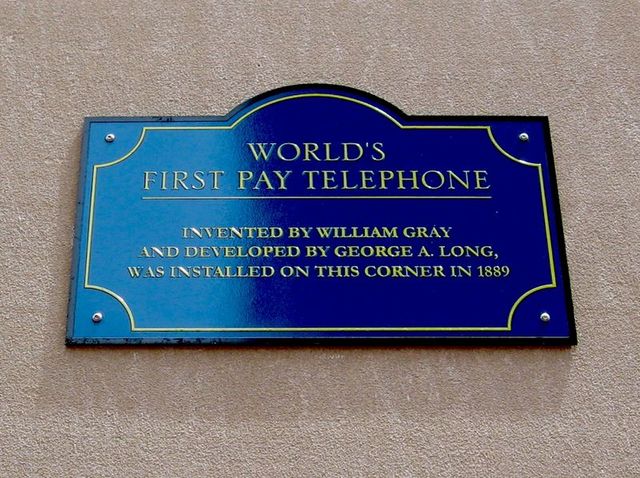 Primer telèfon públic de pagament