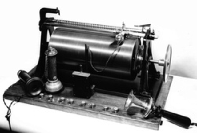 Primer contestador automàtic