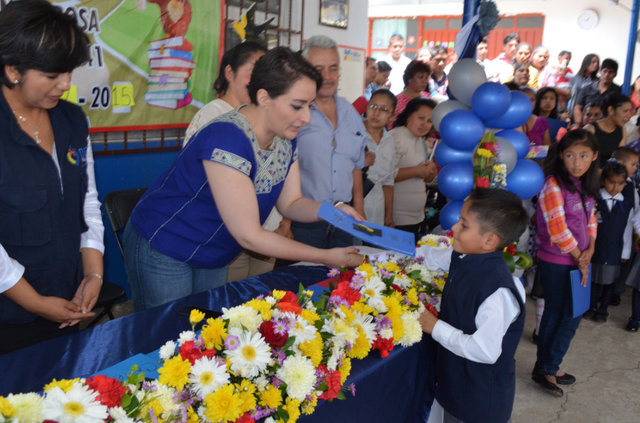 ASISTE POR PRIMERA VEZ A LA ESCUELA CAIC KIOSCO