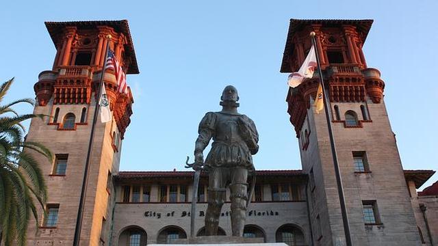 Don Pedro Menéndez de Avilés, funda la primera ciudad de los actuales Estados Unidos, San Agustín.