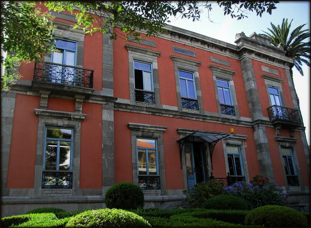 Se construye la casa de los Arias de la Noceda.