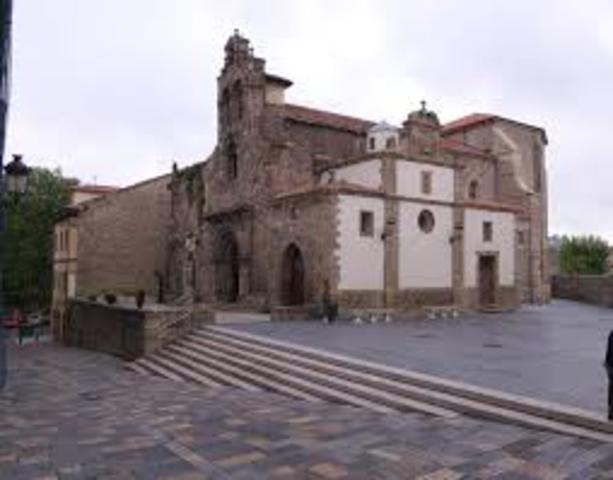La iglesia de los frailes franciscanos  fue reformada y se construyen las capillas de Santiago y del Espíritu Santo