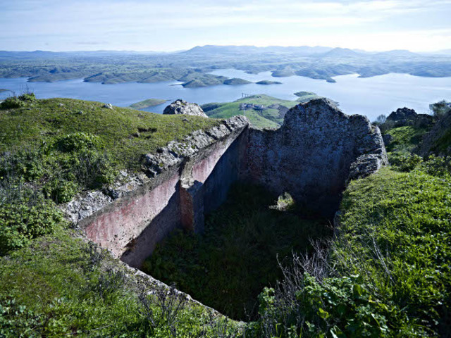 Asentamientos de tribus como Miqnassa en diversas comarcas de la antigua Lusitania (S. VIII)