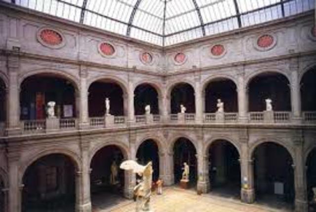 México: Fundación de la Real Academia de las Nobles Artes de San Carlos.