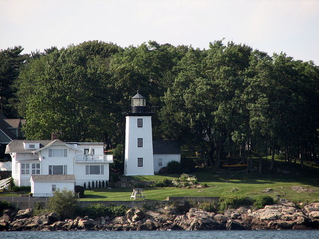 Hospital Point Light