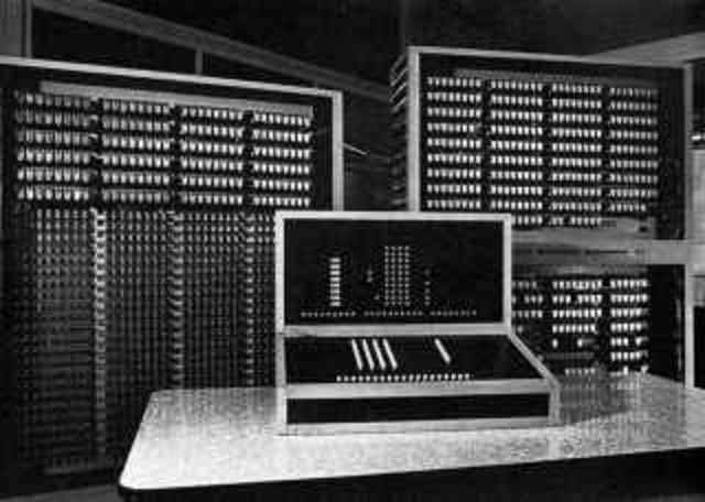 1970: ARPANET realiza su primer conexión a través de todo el país.