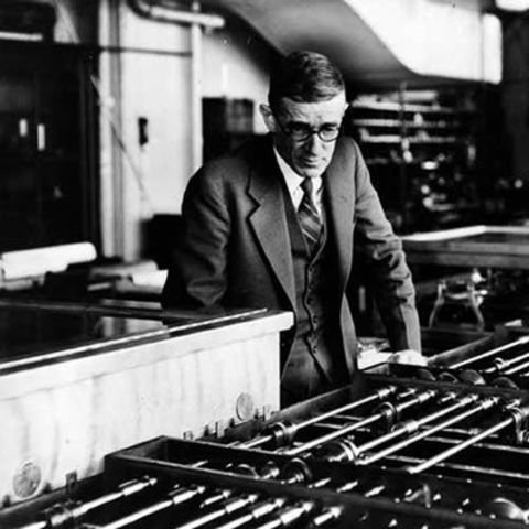 VANNEVAR BUSH DIO A CONOCER EL ANALIZADOR DIFERENCIAL