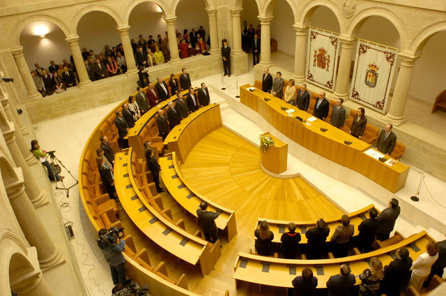 ESTADO CONSTITUCIONAL Y PARLAMENTARIO