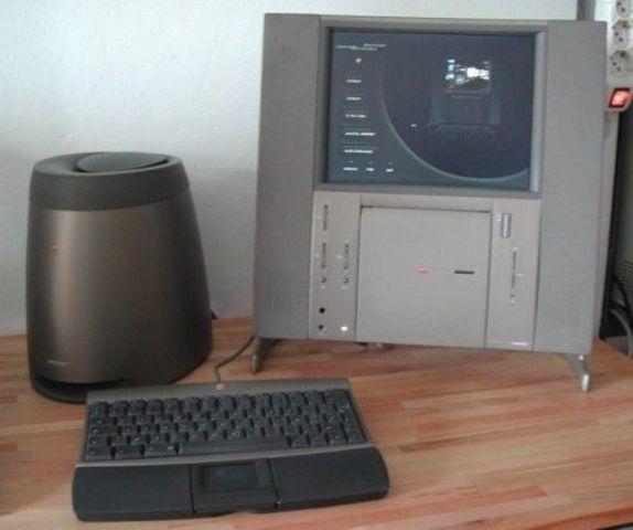 20TH ANNIVERSARY MACINTOSH