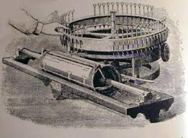 El mecanismo utilizado para mover el papel entre caracteres y entre líneas es en casi todas las máquinas de escribir modernas un rodillo cilíndrico, contra el que se sujeta el papel con firmeza.