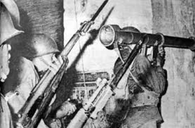 With a bazooka they knock down the doors of San ildefonso, the flag is placed at half-mast in Ciudad Universitaria