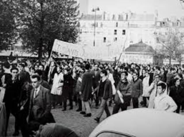 Multitudinal manifestation in the zócalo